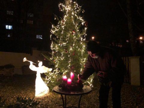 Světlo a pozornost pro lidi osamocené, bez domova