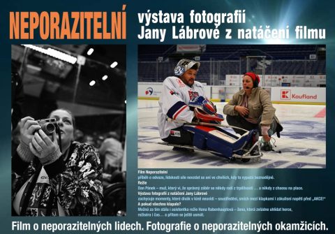 Film, emoce i zákulisí natáčení. Výstava fotografií Jany Lábrové zaplnila SeniorPoint