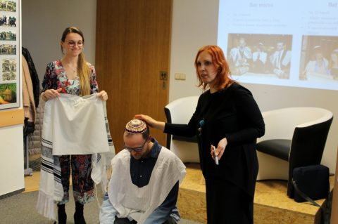 Badatelé poznávali tradice a zvyky