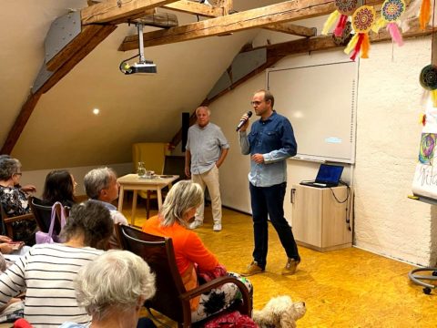 Stanislav Motl dvakrát zaplnil komunitní centrum Na půdě