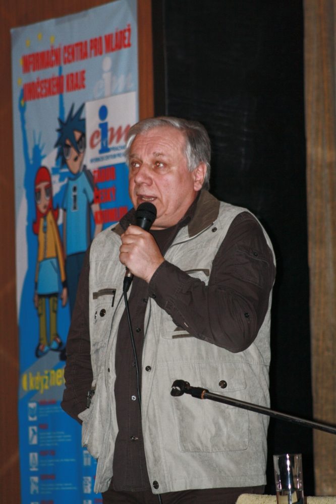 Plakát akce Beseda se Stanislavem Motlem