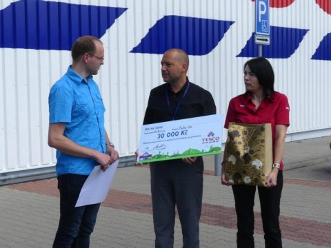 Bez bariér pro všechny - šek na 30.000,-- Kč
